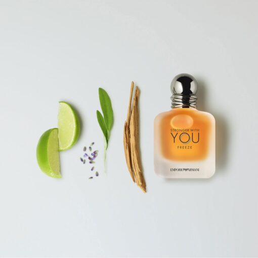 This charming fragrance will take you on a journey to the world of beauty and joy, with the blend of cardamom, pink pepper and violet leaves at the top