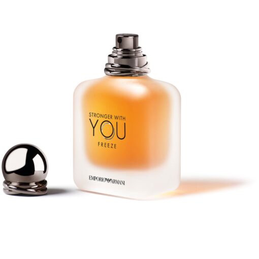 This charming fragrance will take you on a journey to the world of beauty and joy, with the blend of cardamom, pink pepper and violet leaves at the top