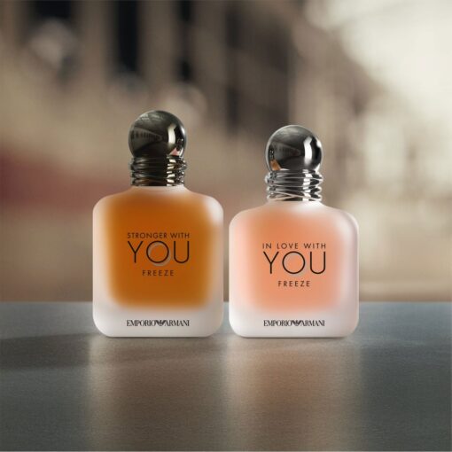 This charming fragrance will take you on a journey to the world of beauty and joy, with the blend of cardamom, pink pepper and violet leaves at the top