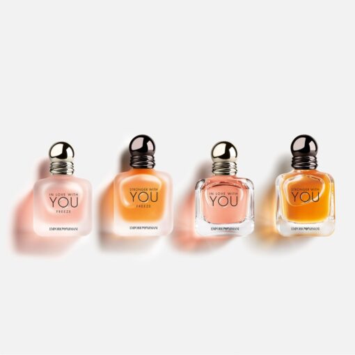 This charming fragrance will take you on a journey to the world of beauty and joy, with the blend of cardamom, pink pepper and violet leaves at the top